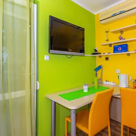 In Near And Pool Lejlighed