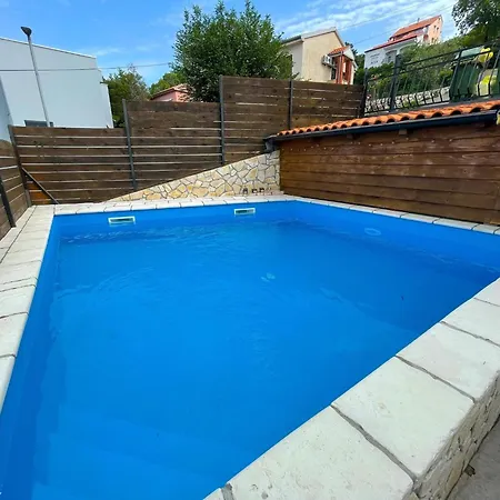 Apartman In Near And Pool Dramalj