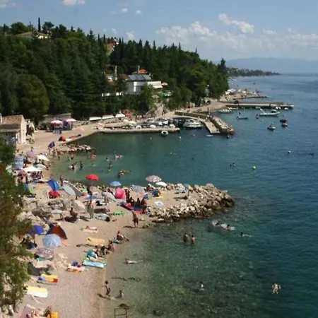 Lejlighed In Near And Pool *