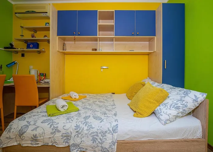 Apartament In Near And Pool