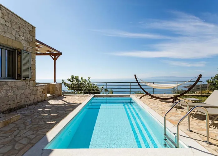 In Near And Pool Apartament *