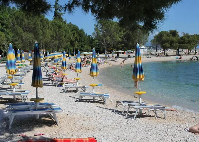 In Near And Pool Apartament